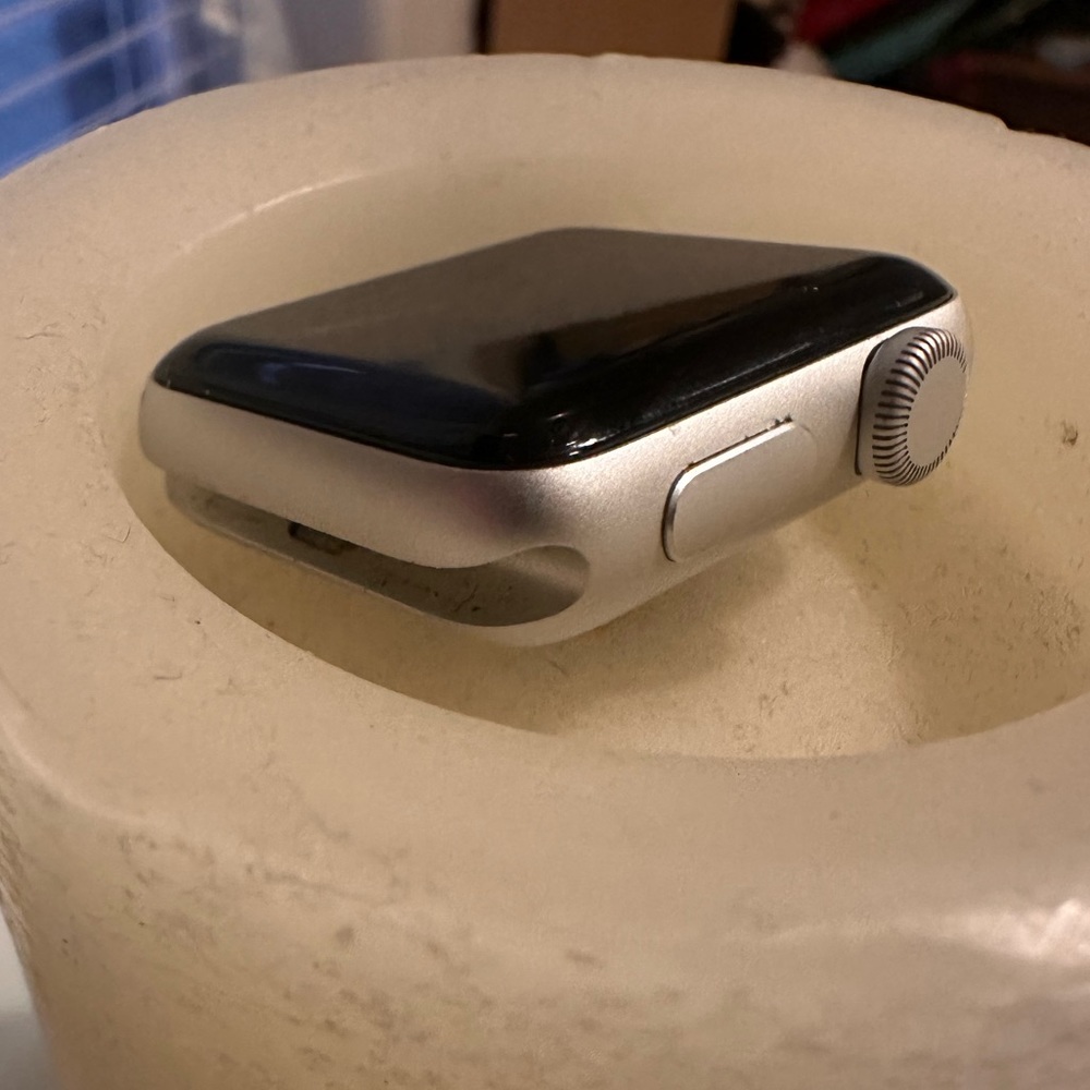 Apple Watch - Picture 4 of 4